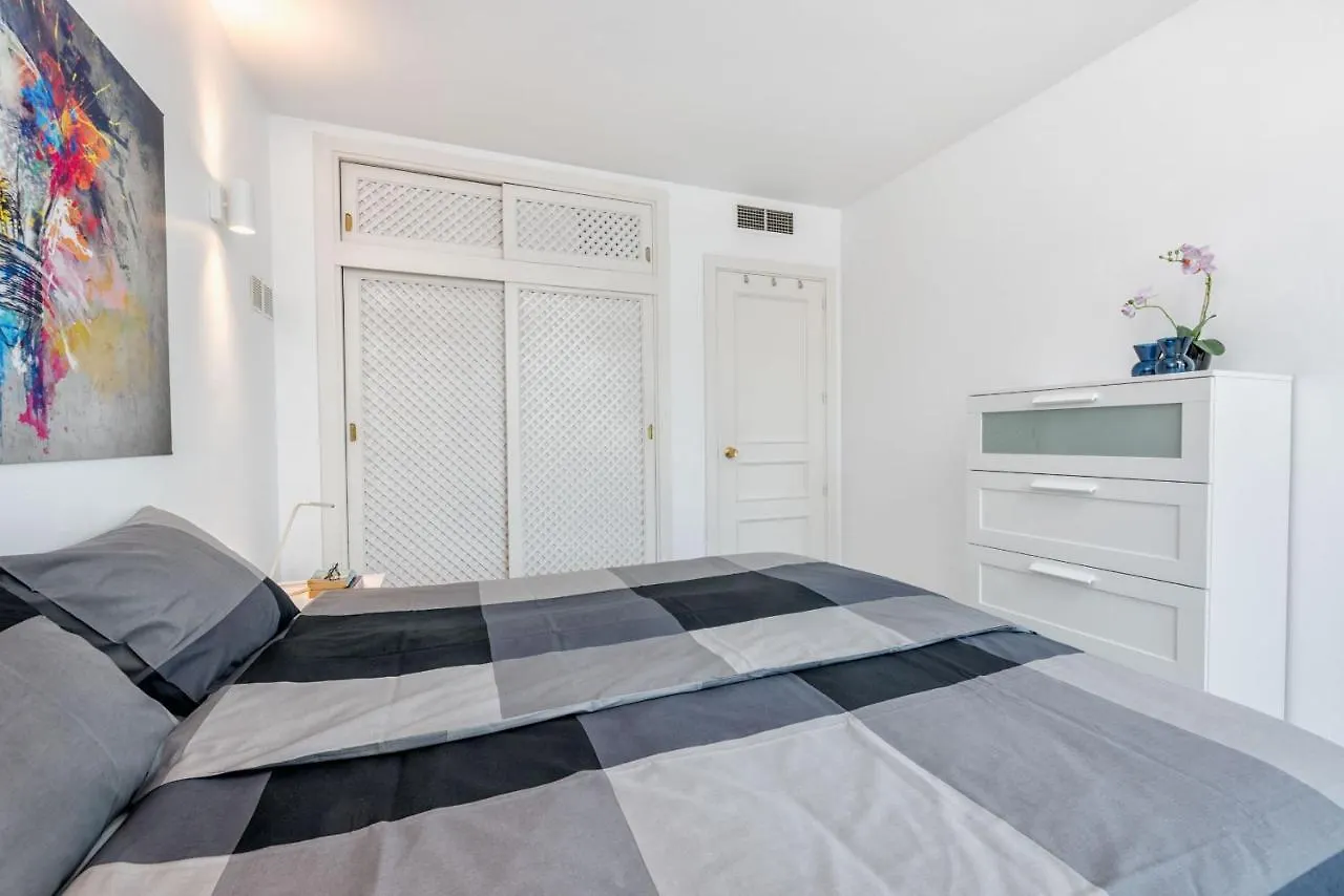Puerto Marina, Frontline Apartment In Benalmadena, Malaga La Carihuela 0*,  Španělsko